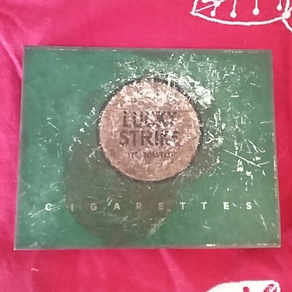 Lucky Strike Cigarette Tin - Picture 1 of 5